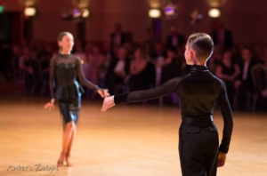 Tanzmusik Standardtaenze, junges Tanzpaar Show Bei Gala Im Crowne Plaza Hotel Jupiter Saal Neuss