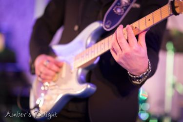 Partyband Amber's Delight in Frankfurt, mit Gitarrist